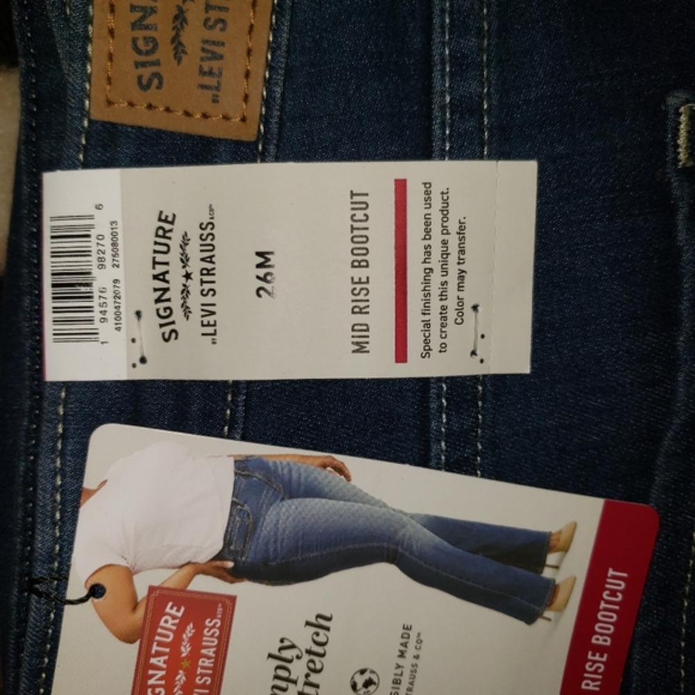 Women Levi plus jeans NWT